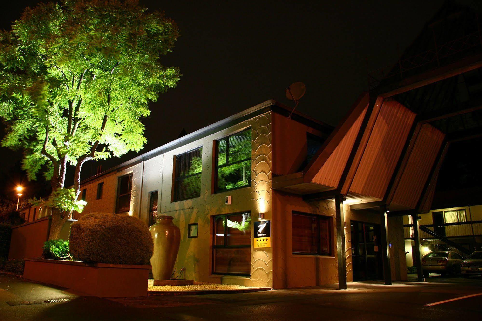 Hotel The Towers On The Park Christchurch Exterior foto